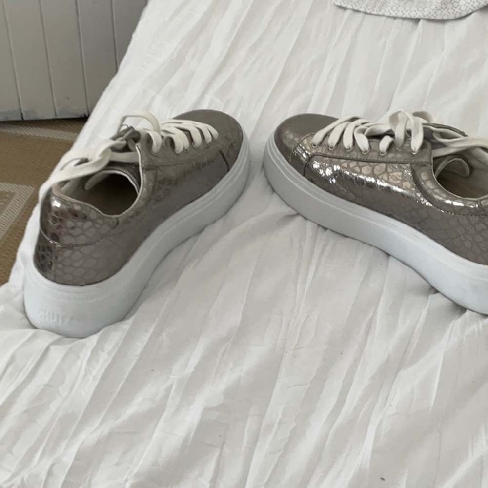 *Schutz size 7 shoe